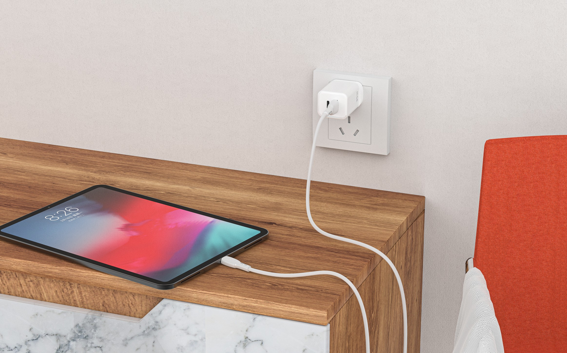 Titan 35W Ultra Fast Charger w USB-C and USB-A - image 4